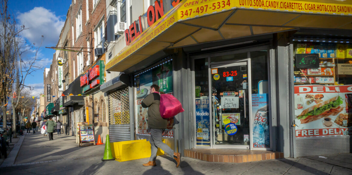 New,York,Ny/usa-january,6,,2019,A,Deli,In,The,Bay